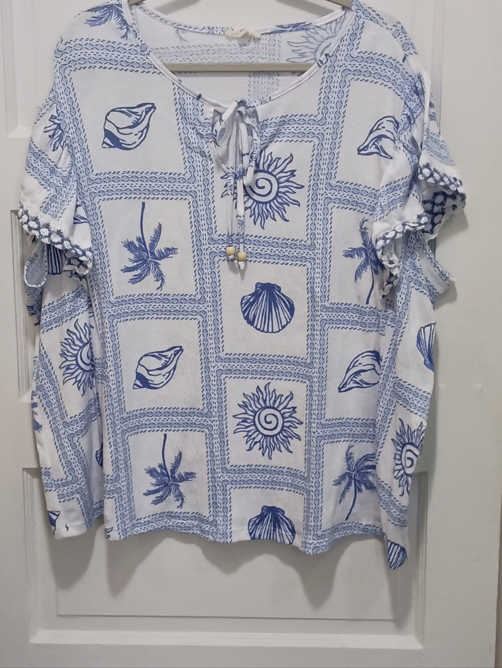 Women's 2X Shirt With The Perfect Summery Look! Beachy Keen!